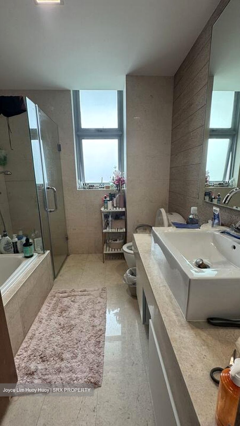 Duchess Avenue (D10), Terrace #497378321